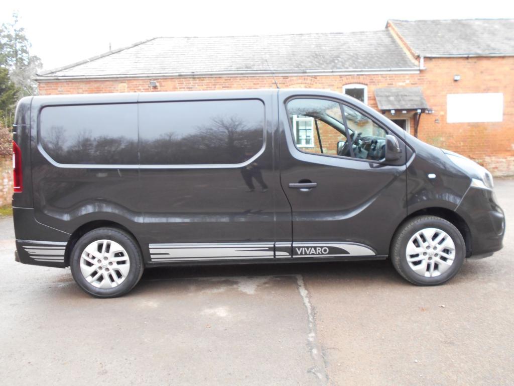VAUXHALL VIVARO