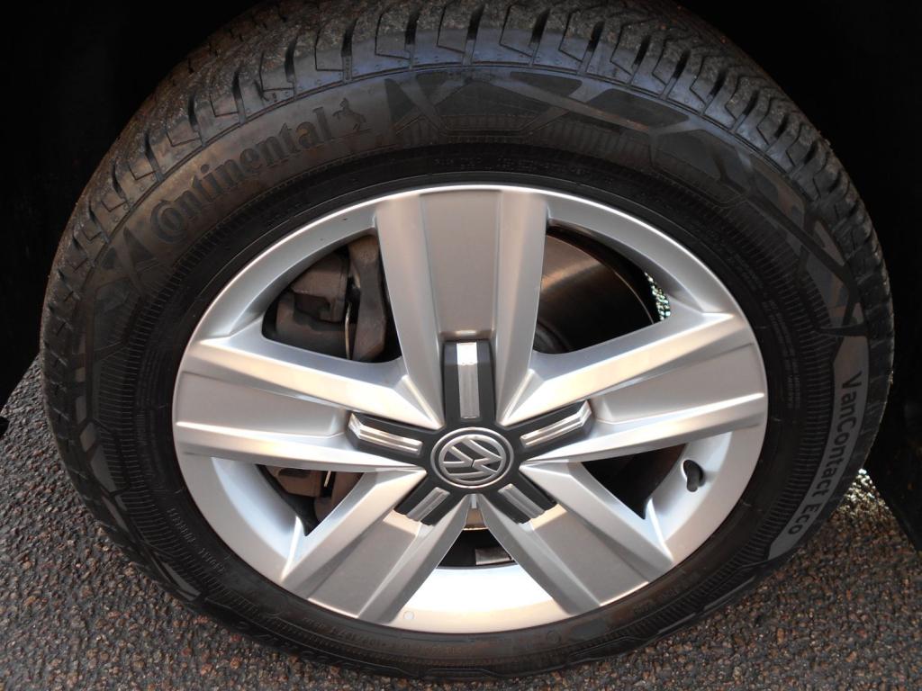 VOLKSWAGEN TRANSPORTER KOMBI