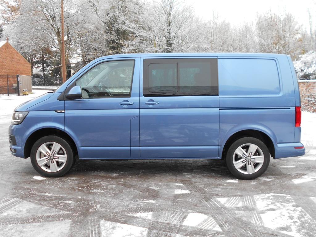 VOLKSWAGEN TRANSPORTER KOMBI