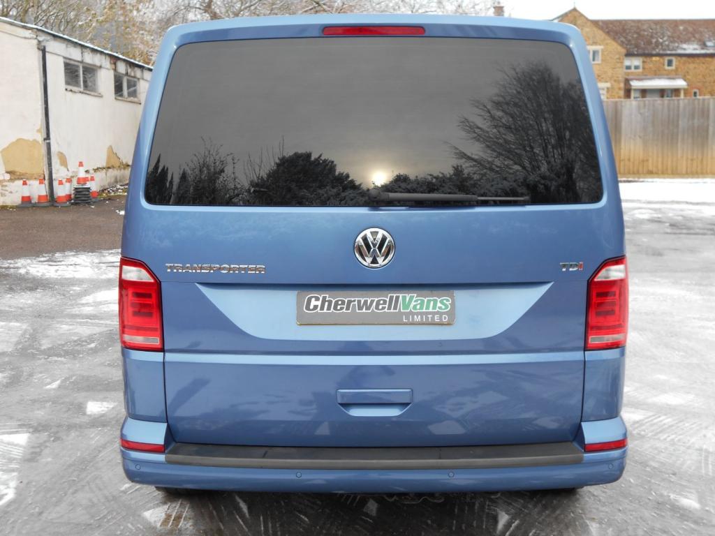 VOLKSWAGEN TRANSPORTER KOMBI