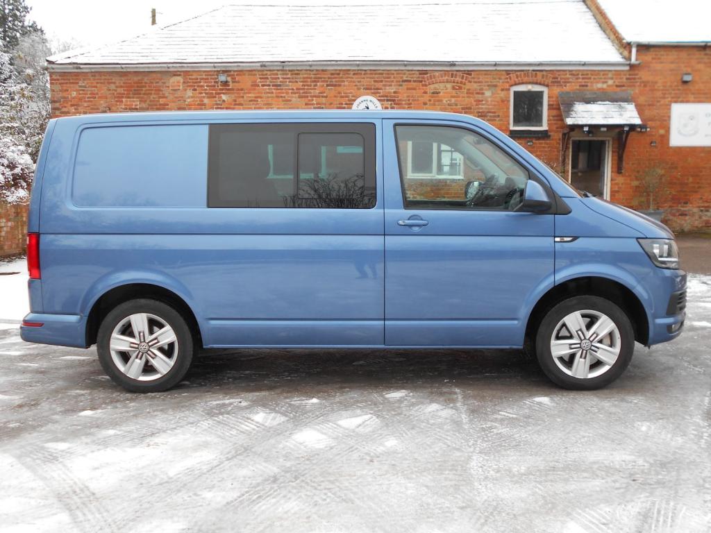 VOLKSWAGEN TRANSPORTER KOMBI