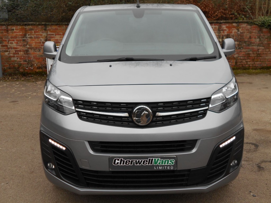 View VAUXHALL VIVARO SPORTIVE 2900 LWB L2 H1 1.5 Turbo D 101bhp PANEL VAN *15,000 MILES*