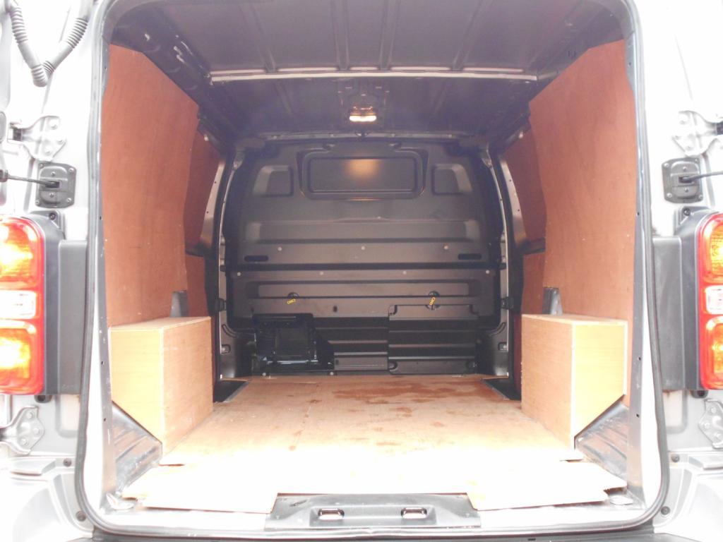 VAUXHALL VIVARO