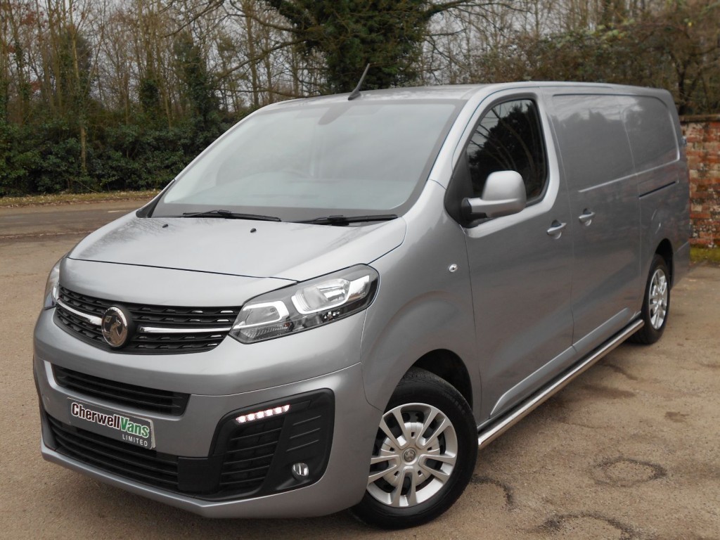 View VAUXHALL VIVARO SPORTIVE 2900 LWB L2 H1 1.5 Turbo D 101bhp PANEL VAN *15,000 MILES*