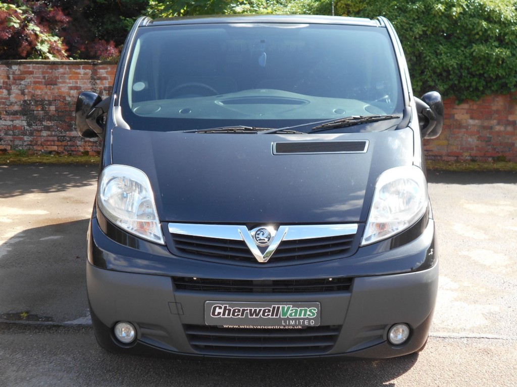 View VAUXHALL VIVARO CREW CAB SPORTIVE LWB 2.0CDTI 2900 115BHP *NO VAT*
