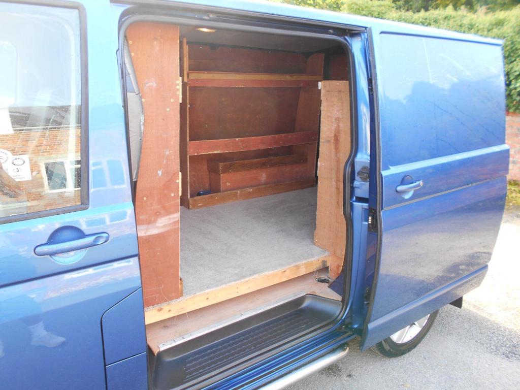 VOLKSWAGEN TRANSPORTER