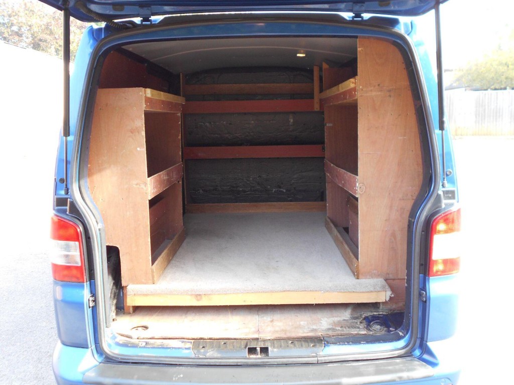 VOLKSWAGEN TRANSPORTER