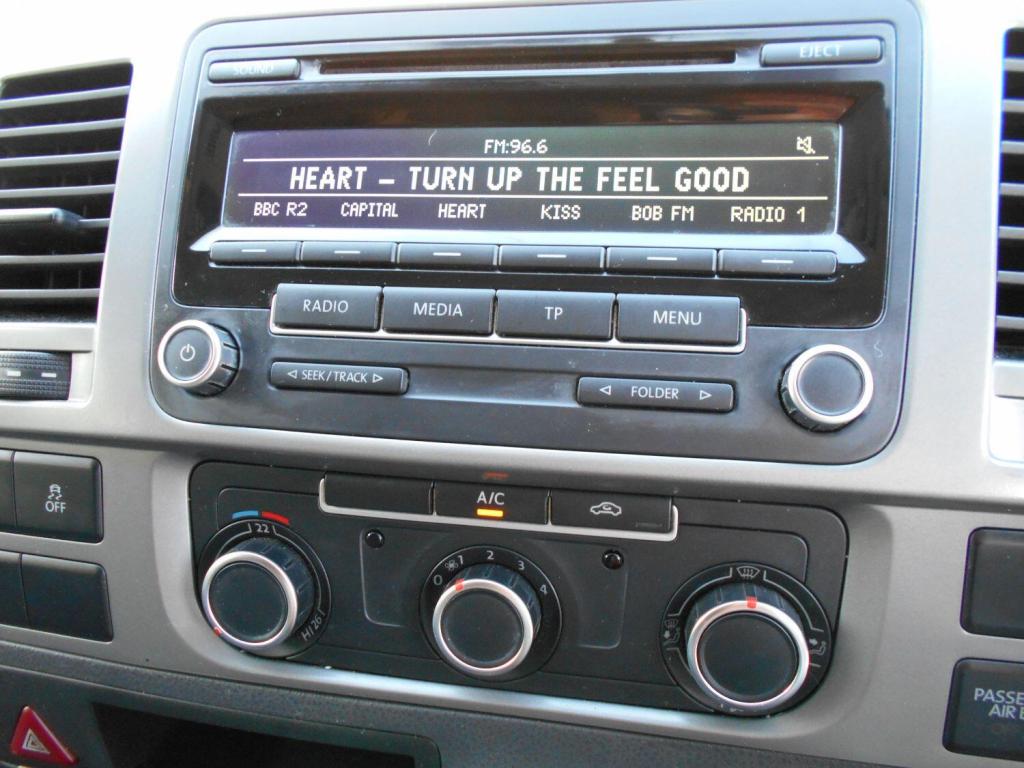 VOLKSWAGEN TRANSPORTER