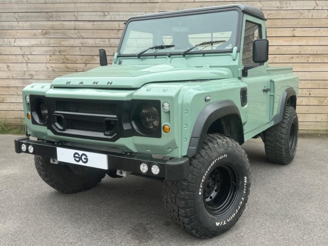 LAND ROVER DEFENDER