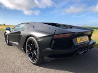LAMBORGHINI AVENTADOR