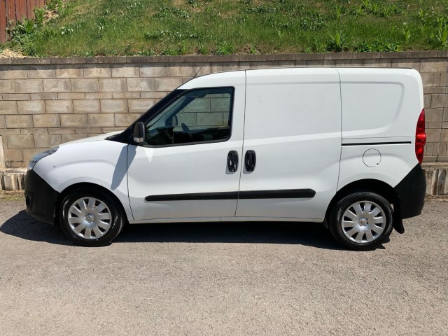VAUXHALL COMBO 1.6 COMBI 5 SEAT CREW *EURO 6* VAUXHALL SERVICE HISTORY NO VAT
