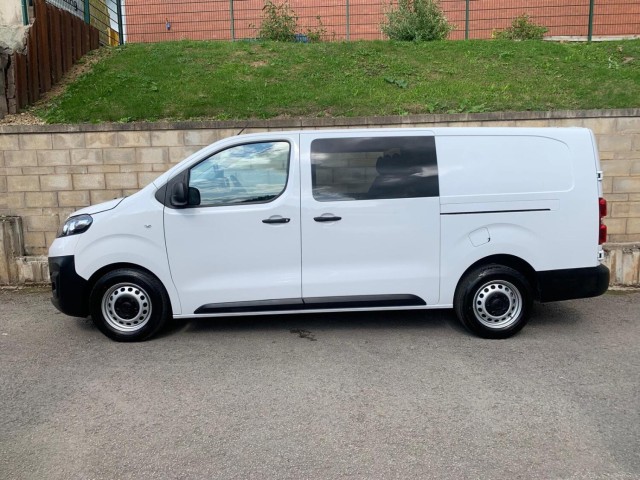 VAUXHALL VIVARO 2.0 3100 PRIME 6 SEAT COMBI CREW 2,573 MILES VAT INCLUDED