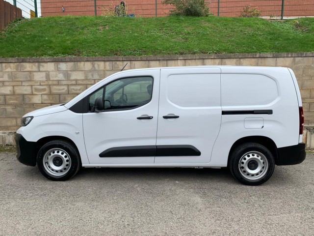 PEUGEOT PARTNER 1.5 850 Professional L2 COMBI 5 SEAT CREW ONLY 266 MILES VAT INCLUDED 
