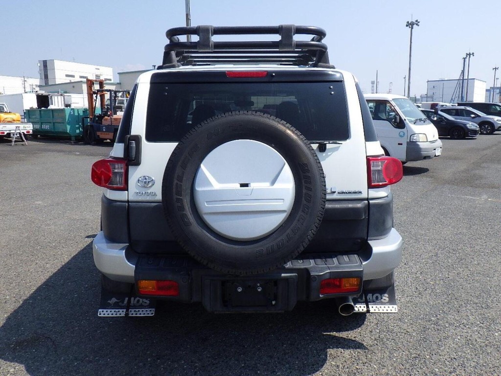 TOYOTA FJ CRUISER