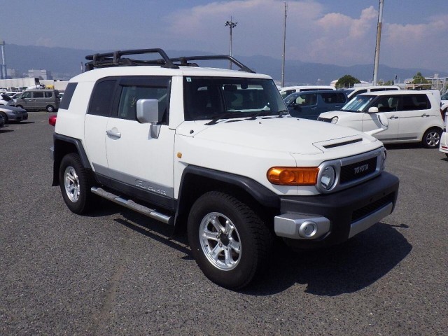 TOYOTA FJ CRUISER
