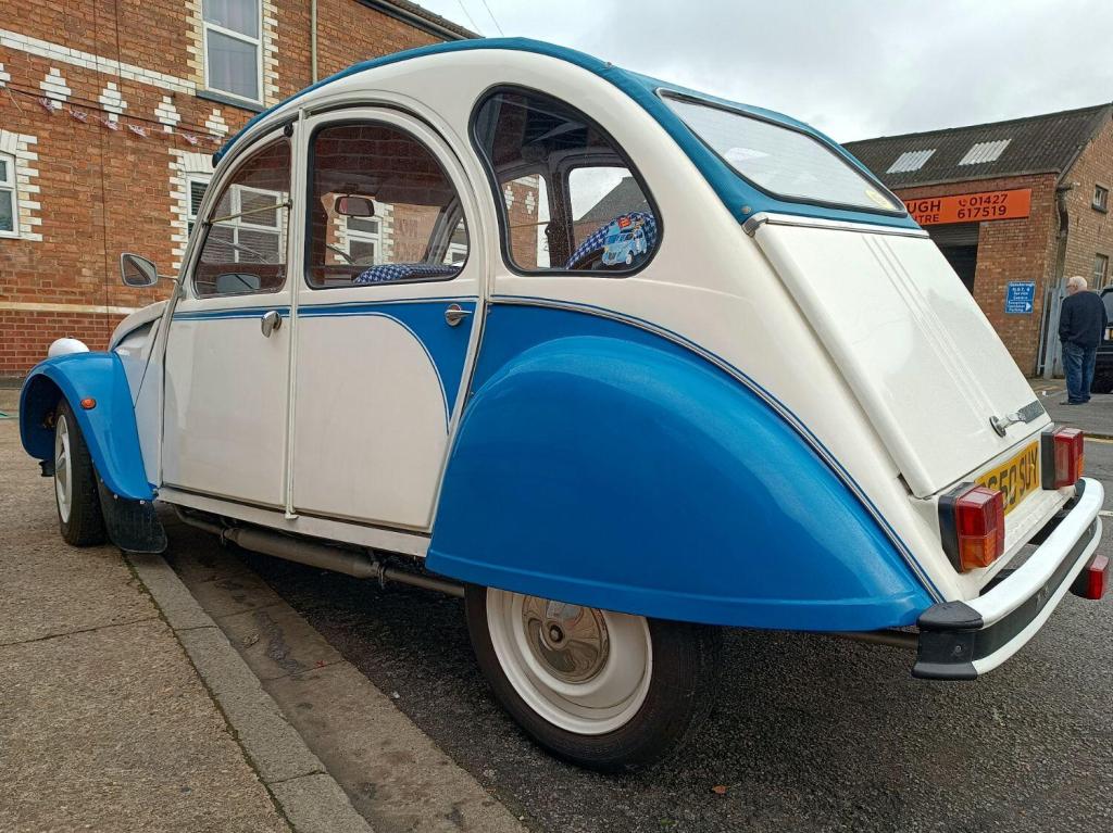 View CITROEN 2 CV -