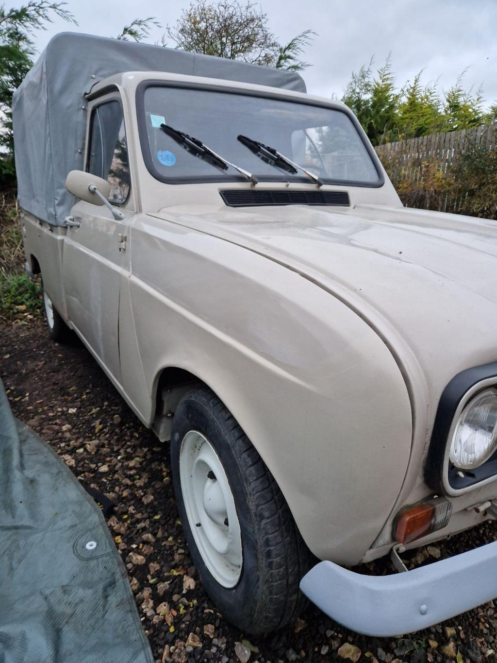 RENAULT 4