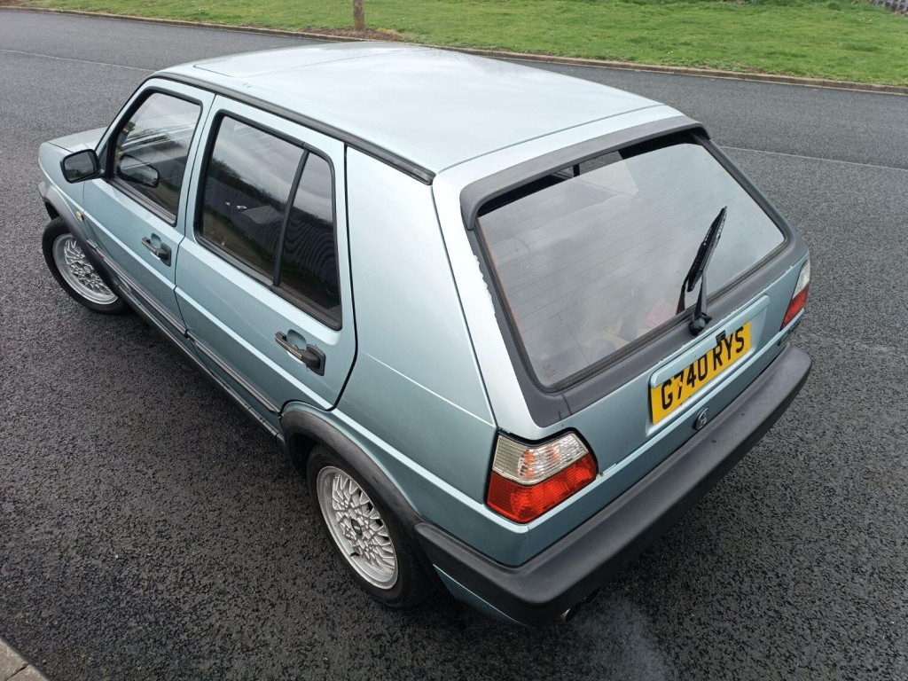 VOLKSWAGEN GOLF