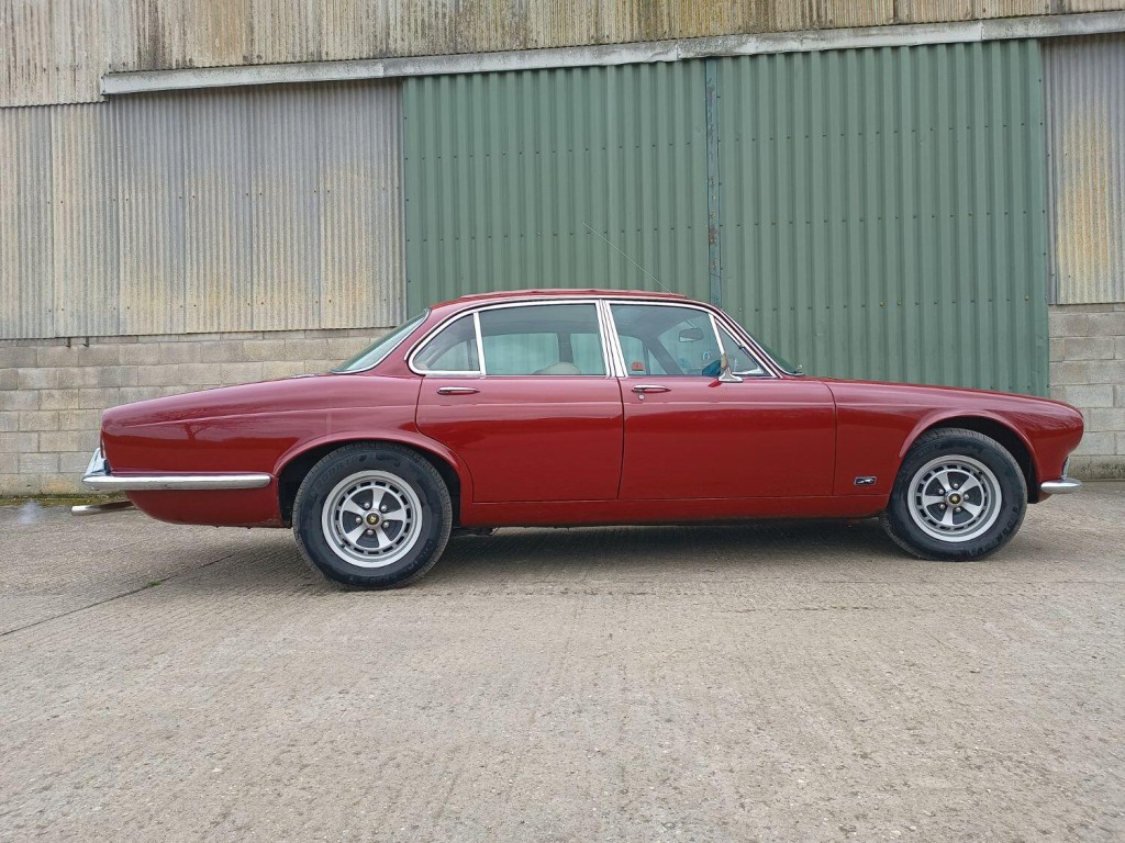 JAGUAR XJ6
