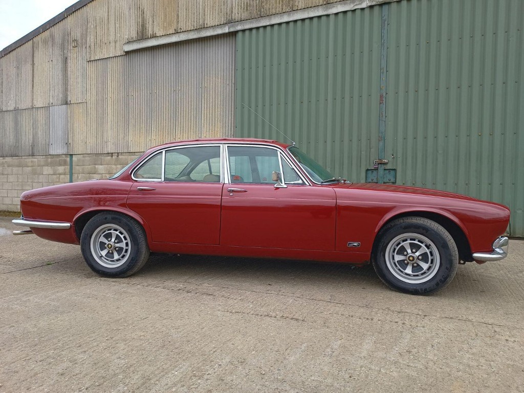 JAGUAR XJ6