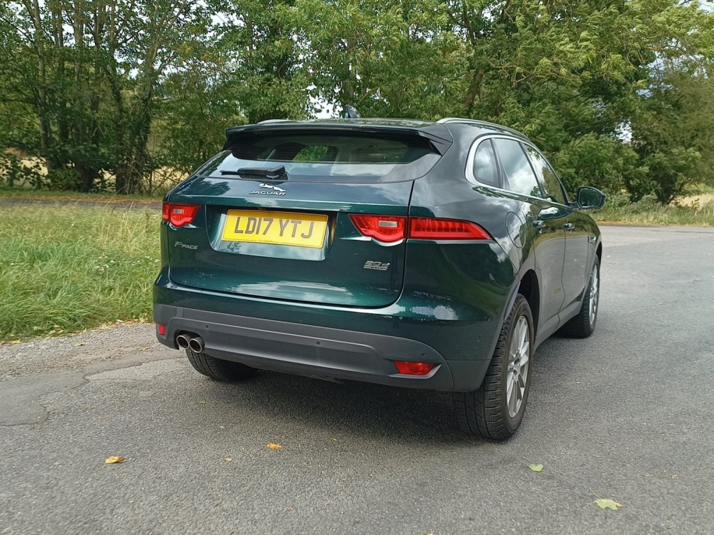 JAGUAR F-PACE