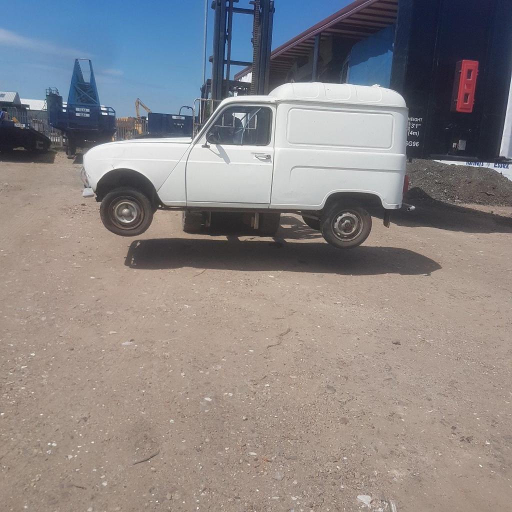 View RENAULT MAXITY REnault 4