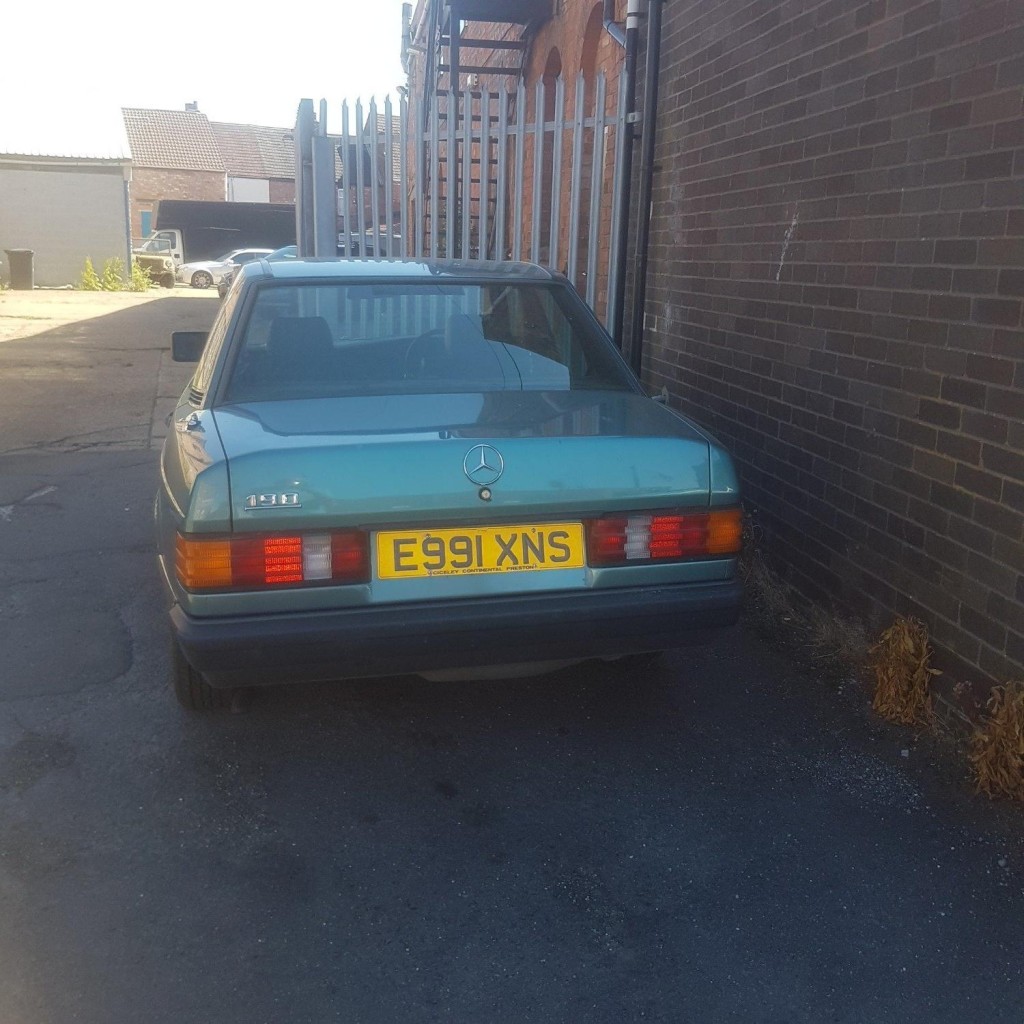 View MERCEDES-BENZ 190 saloon