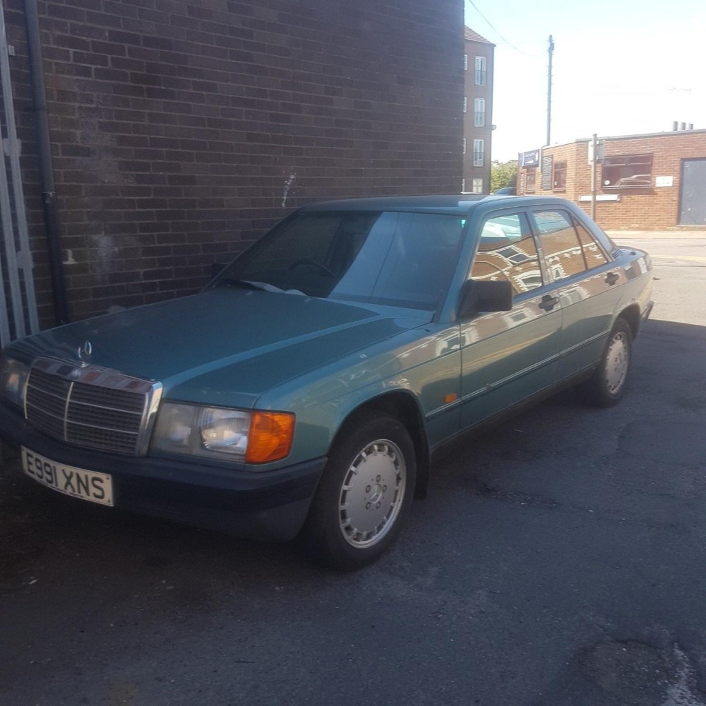 View MERCEDES-BENZ 190 saloon