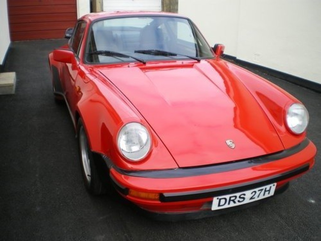 PORSCHE 911 TURBO