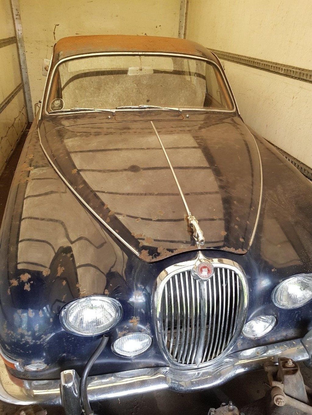 View JAGUAR S-TYPE saloon