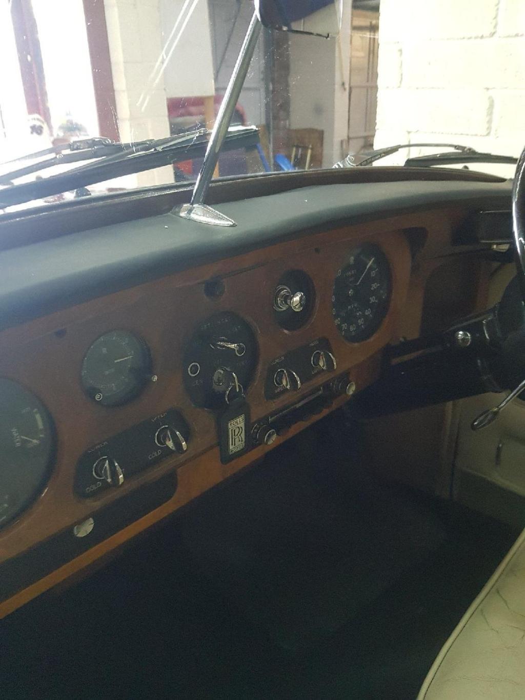 ROLLS-ROYCE SILVER CLOUD