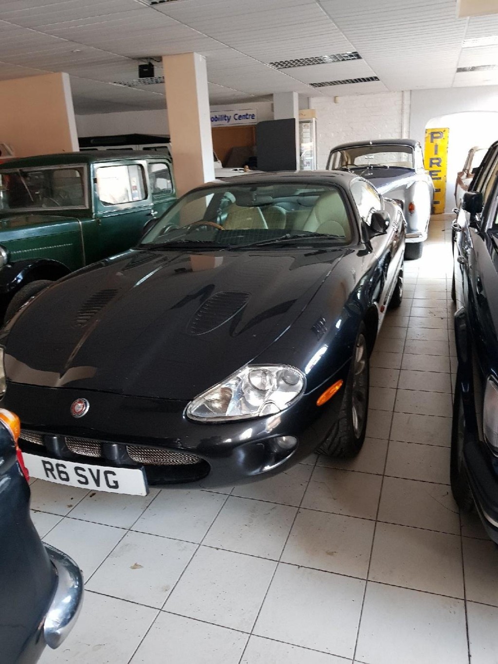 JAGUAR XKR