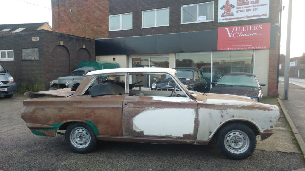 FORD CORTINA