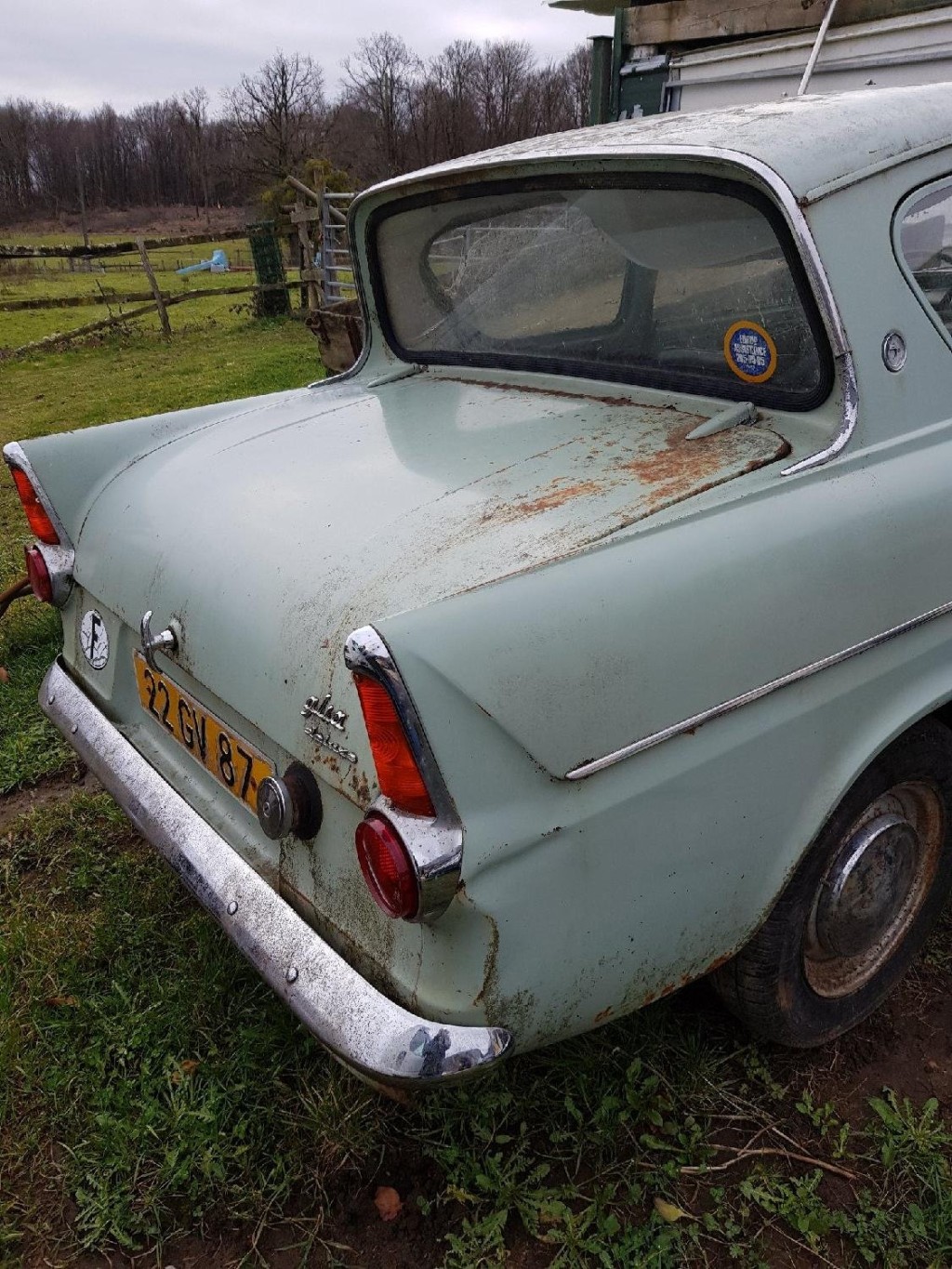 FORD ANGLIA