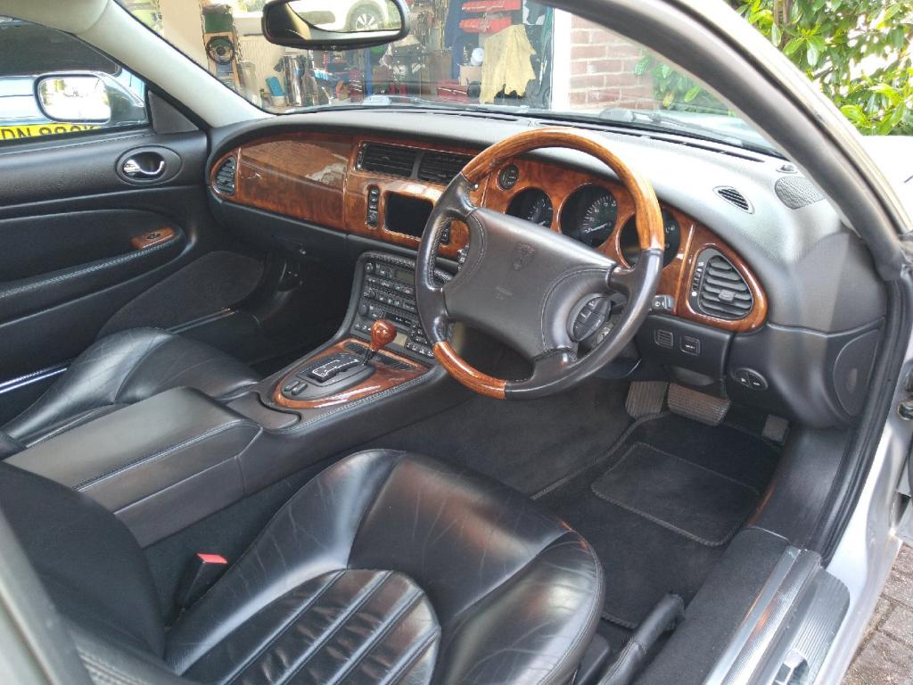 JAGUAR XK8