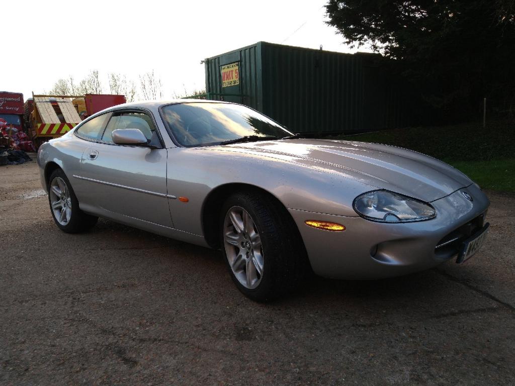 View JAGUAR XK8 -