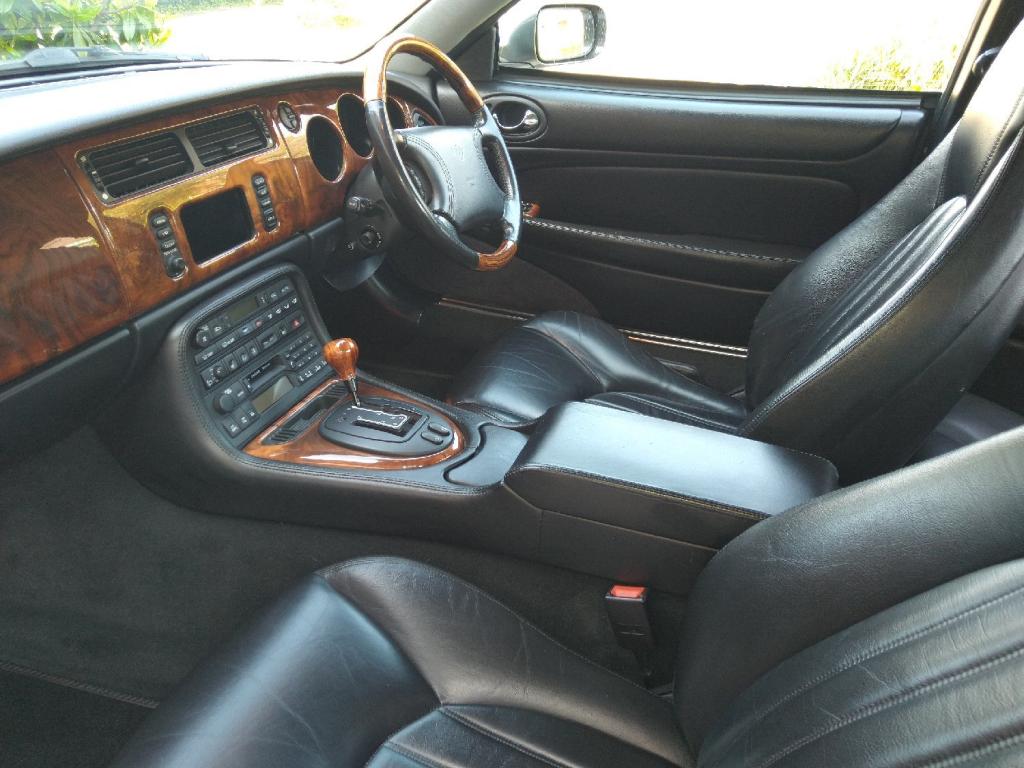 JAGUAR XK8
