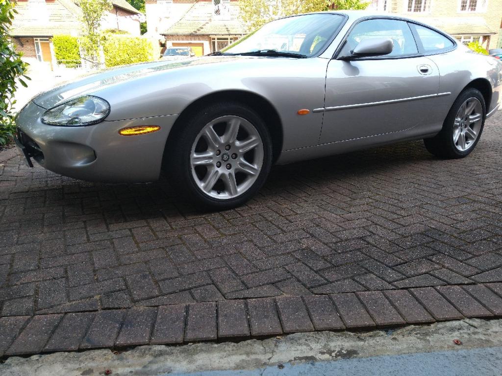 JAGUAR XK8