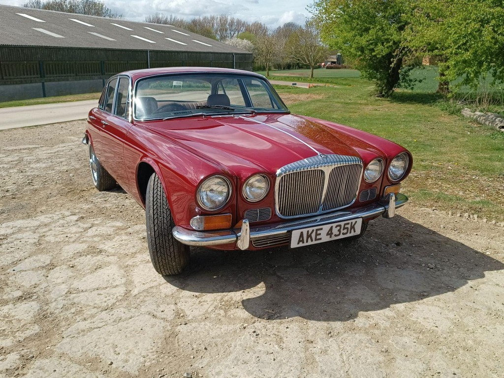 View DAIMLER SOVEREIGN Series 1