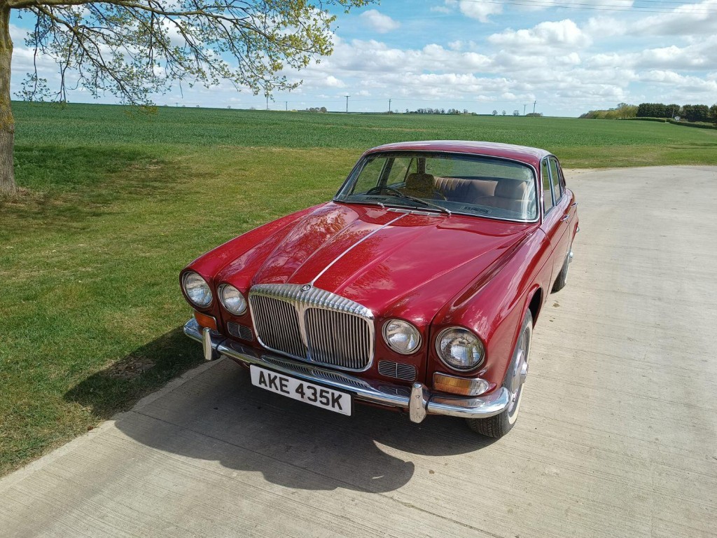 View DAIMLER SOVEREIGN Series 1