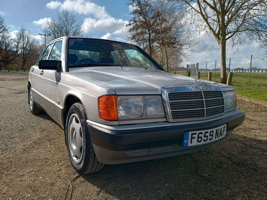 View MERCEDES-BENZ 190 E