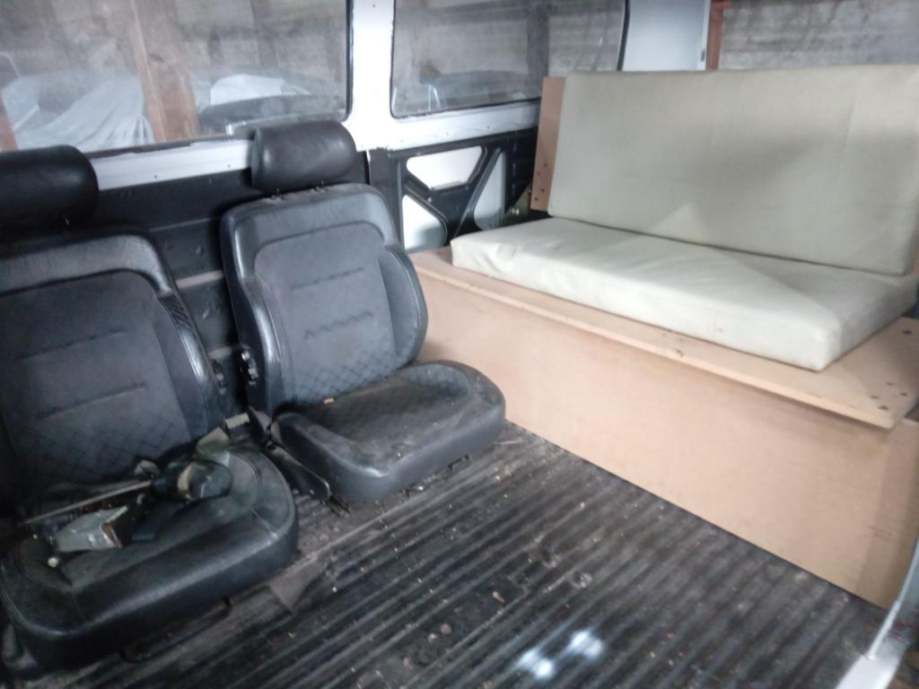 VOLKSWAGEN T2 BAY WINDOW