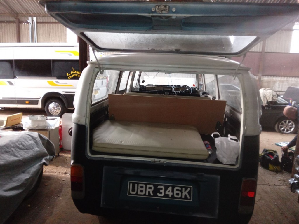 View VOLKSWAGEN T2 BAY WINDOW -