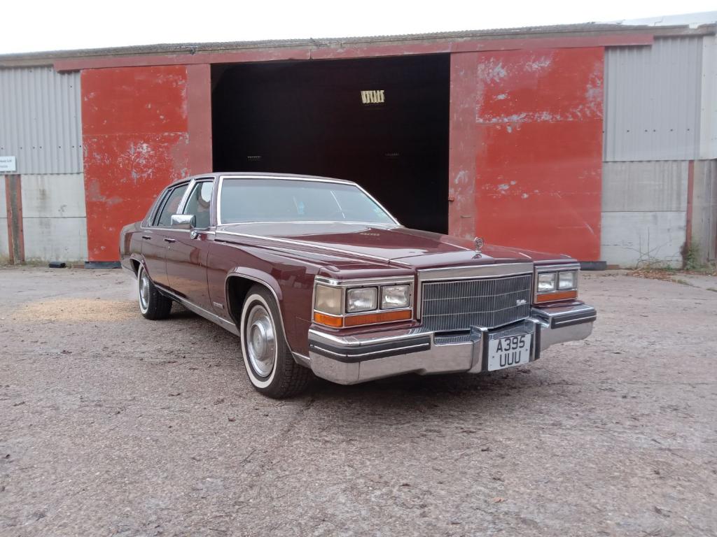 View CADILLAC FLEETWOOD BROUGHAM
