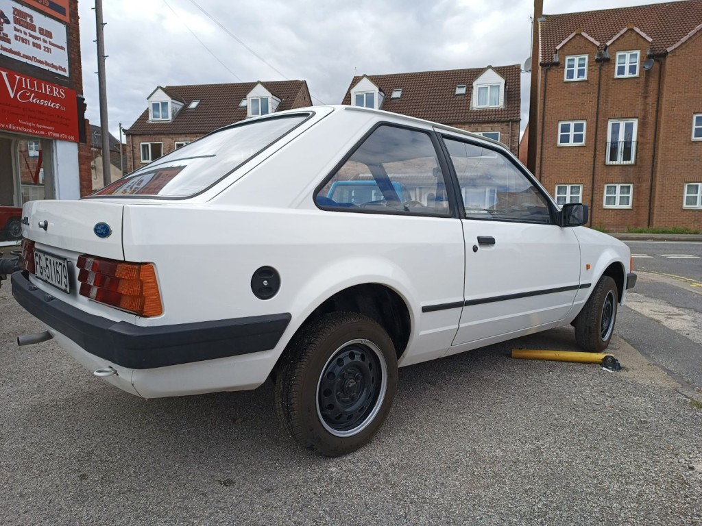 FORD ESCORT