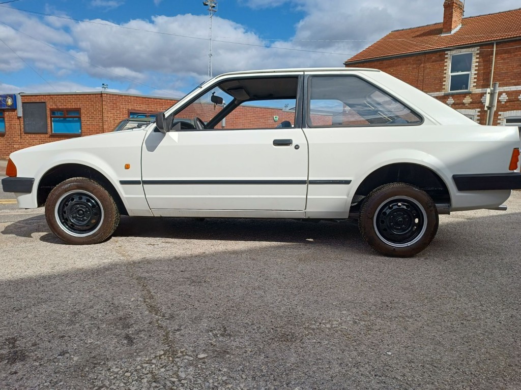 FORD ESCORT