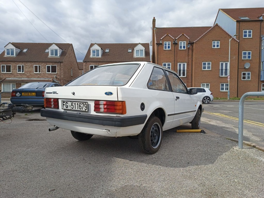 FORD ESCORT