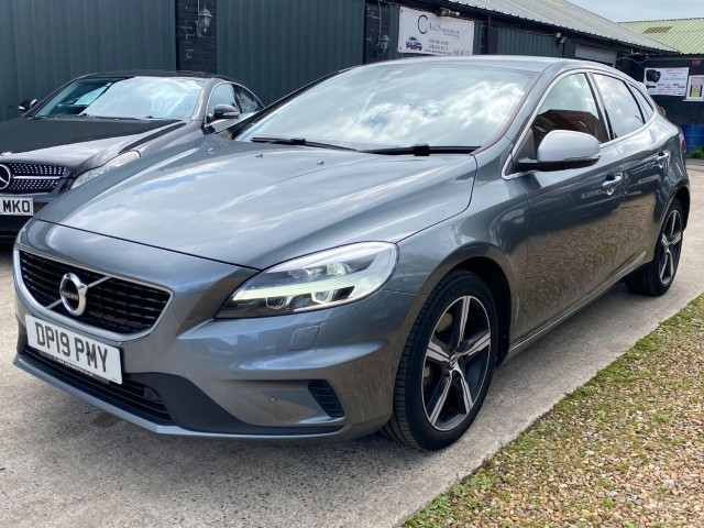 VOLVO V40