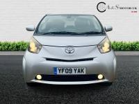 TOYOTA IQ