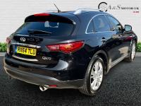 INFINITI QX70